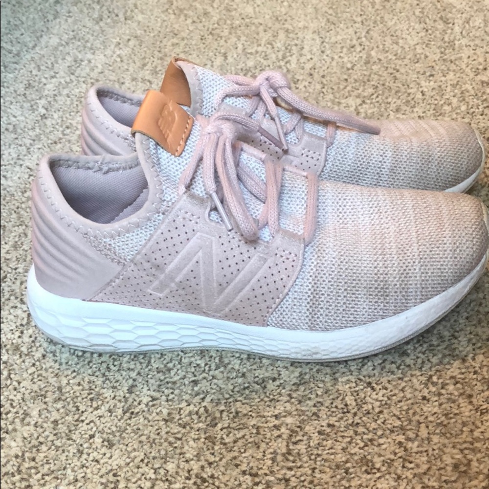 New Balance pink tennis shoes